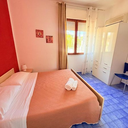Nido Colorato B&B Fontane Bianche Buitenkant foto